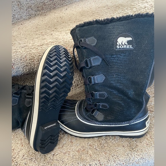 Sorel Winter Boots - Picture 3 of 3